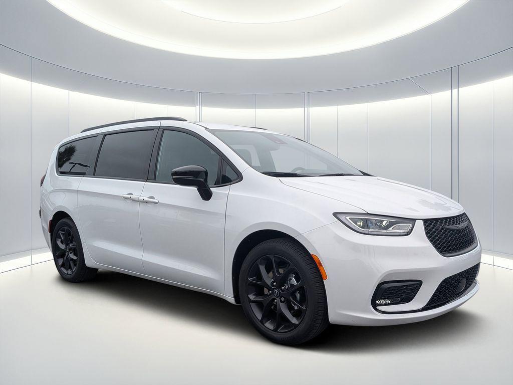 New 2026 Chrysler Pacifica L
