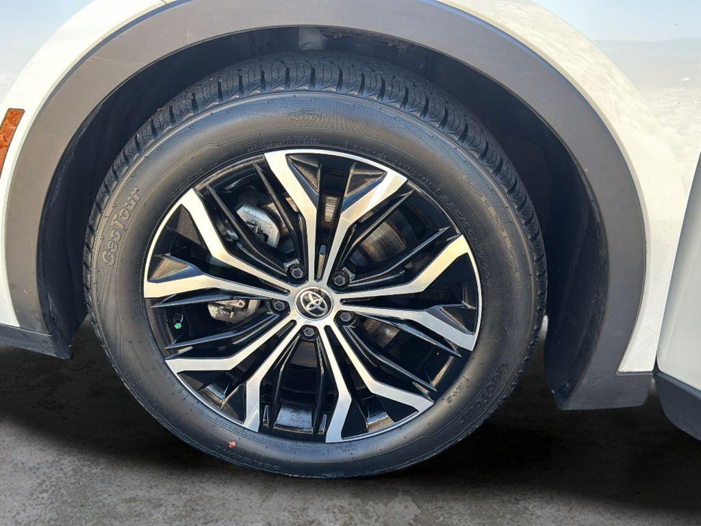 2023 Toyota CROWN XLE 照片 45