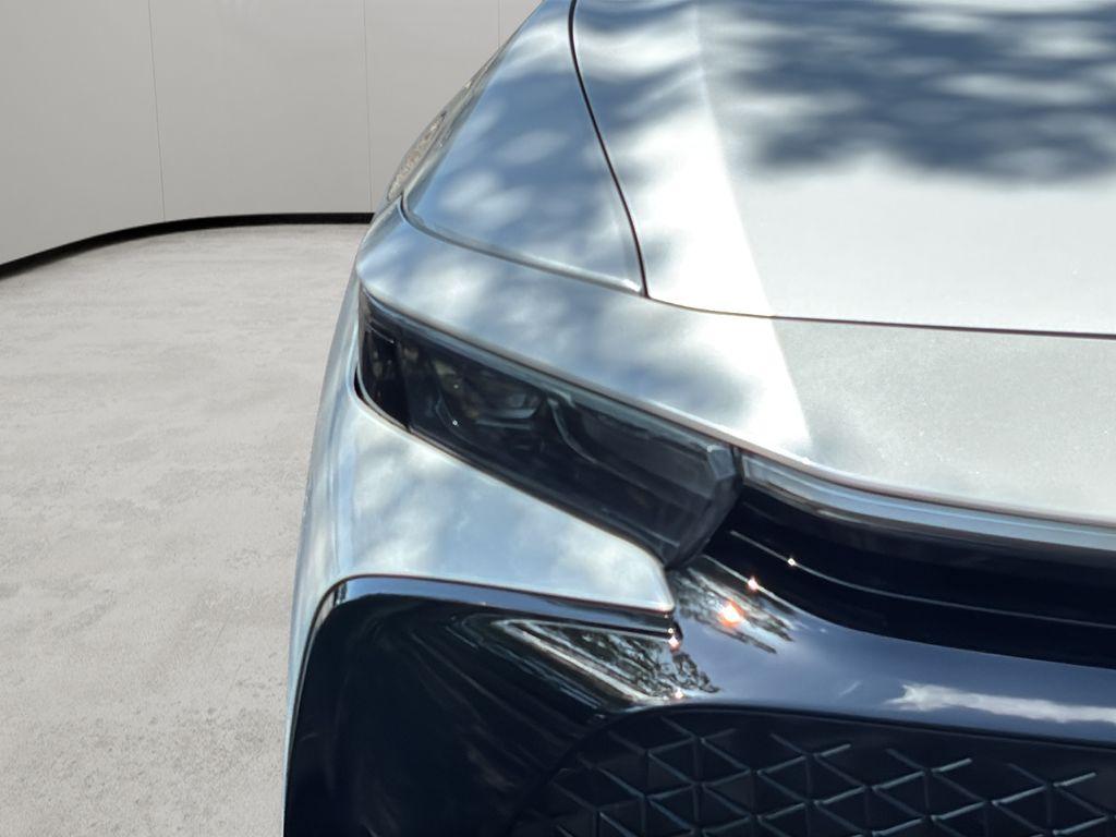 صورة 10 لـ 2023 Toyota CROWN XLE