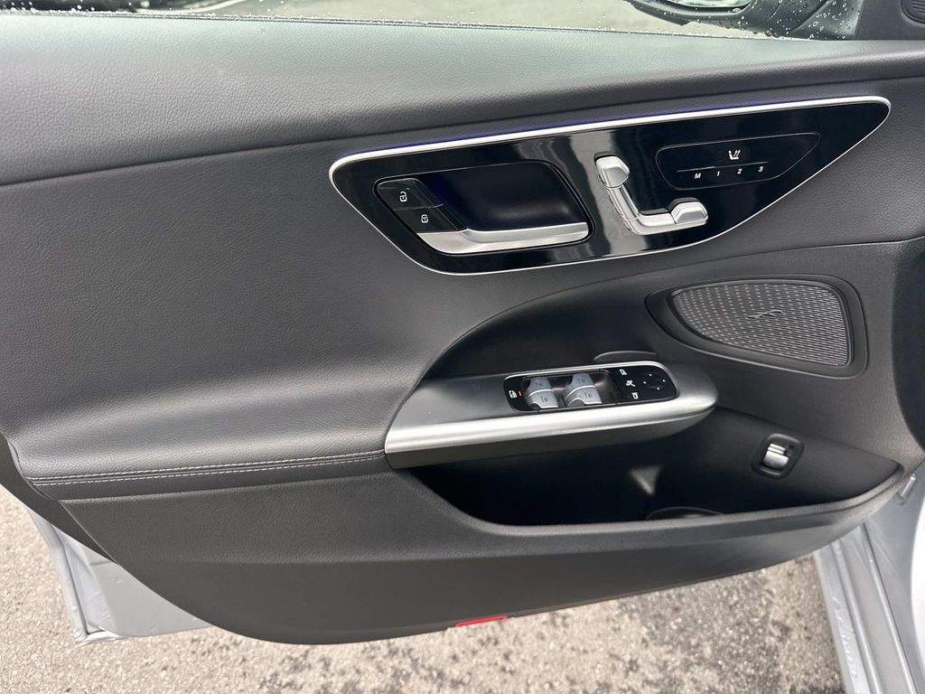 صورة مصغرة 18 لـ 2024 Mercedes-BENZ C-CLASS