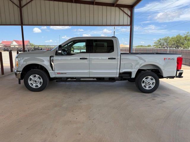2026 FORD F-250 XLT — фото 4