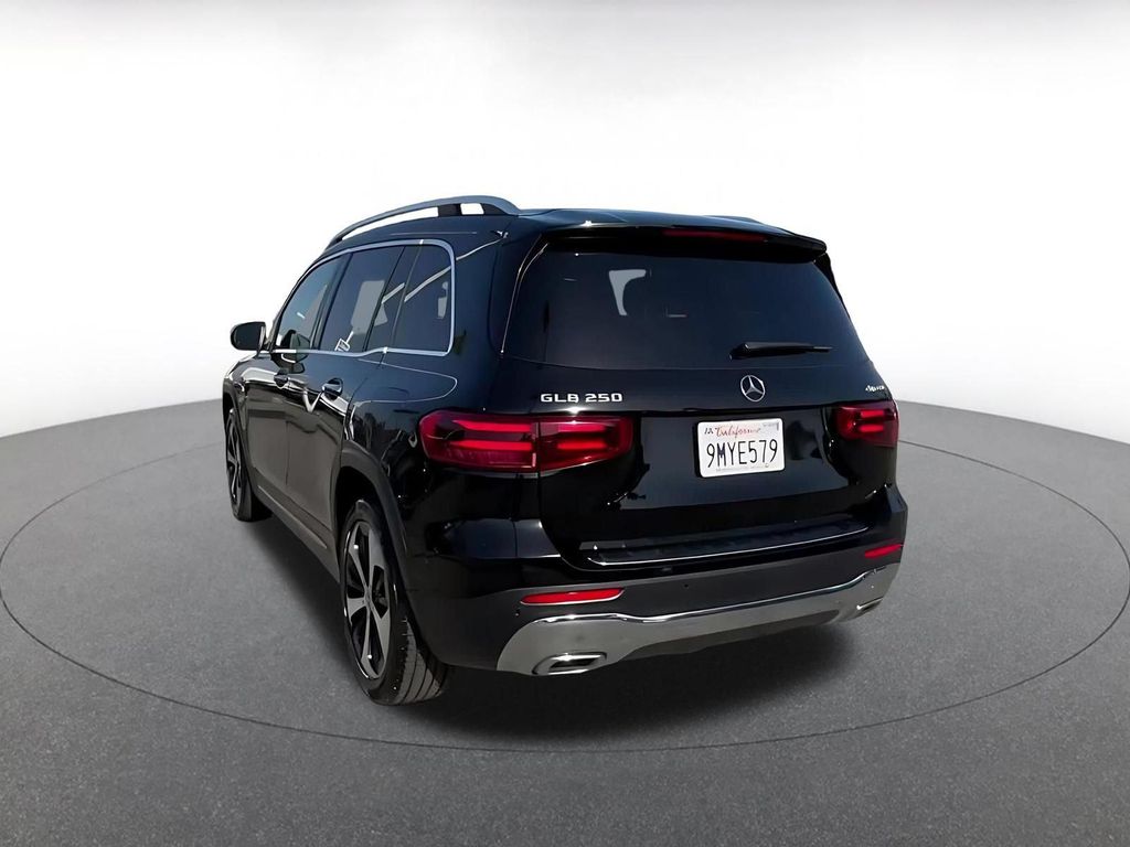 صورة 9 لـ 2025 Mercedes-BENZ GLB