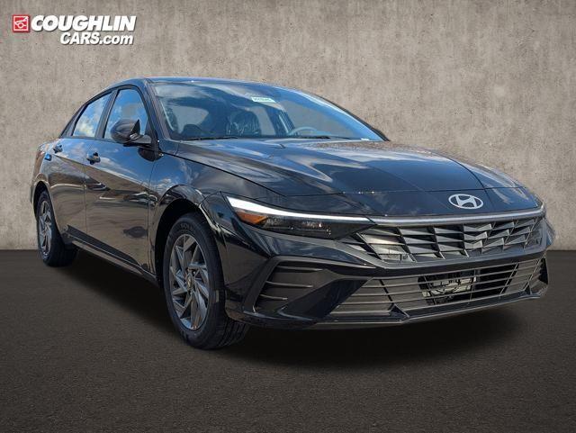 New 2026 Hyundai ELANTRA HEV Blue