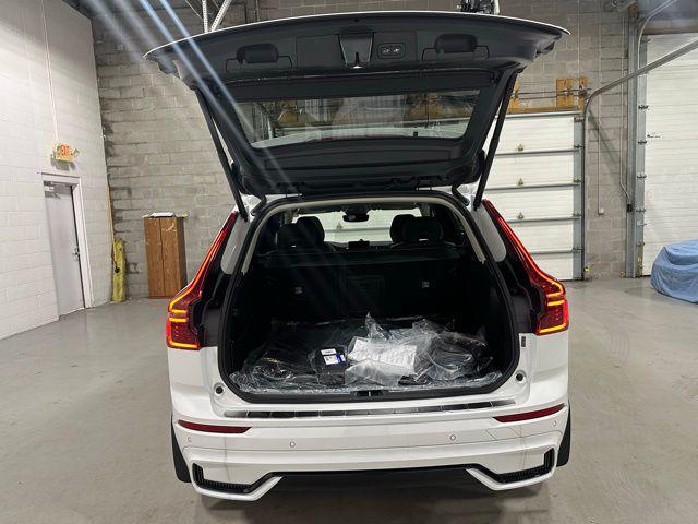 2026 Volvo XC60 PLUG-IN HYBRID ULTRA, T8 AWD ELECTRIC/GASOLIN — миниатюра 21