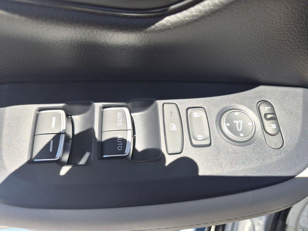 صورة مصغرة 19 لـ 2027 Honda HR-V EX-L
