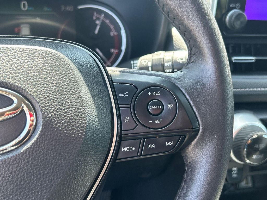 2025 Toyota RAV4 XLE PREMIUM — миниатюра 33