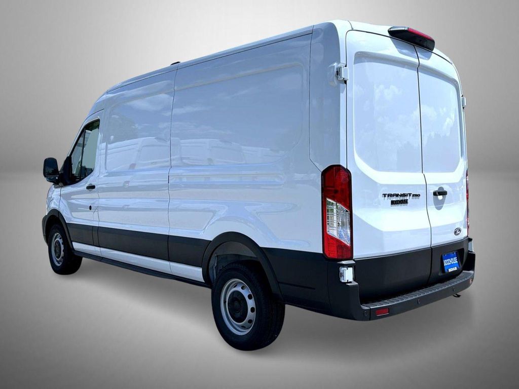 صورة 7 لـ 2026 FORD TRANSIT-250 BASE
