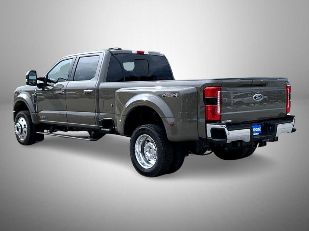 2026 FORD F-450 LARIAT — фото 7