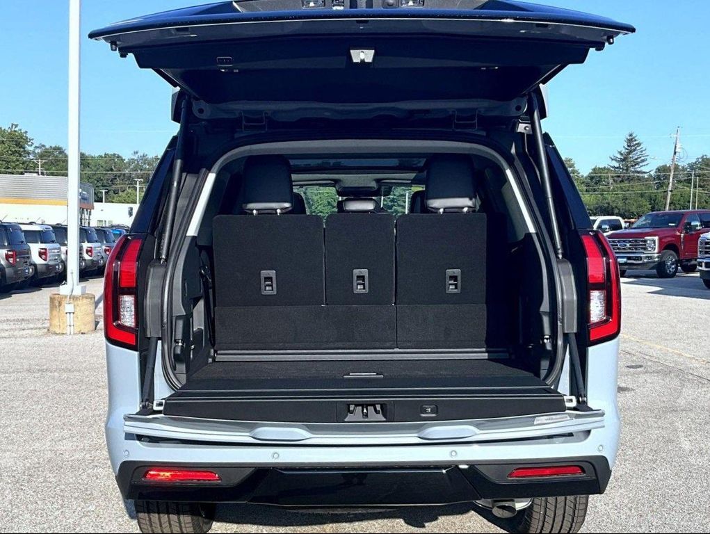 صورة 10 لـ 2027 FORD EXPEDITION PLATINUM