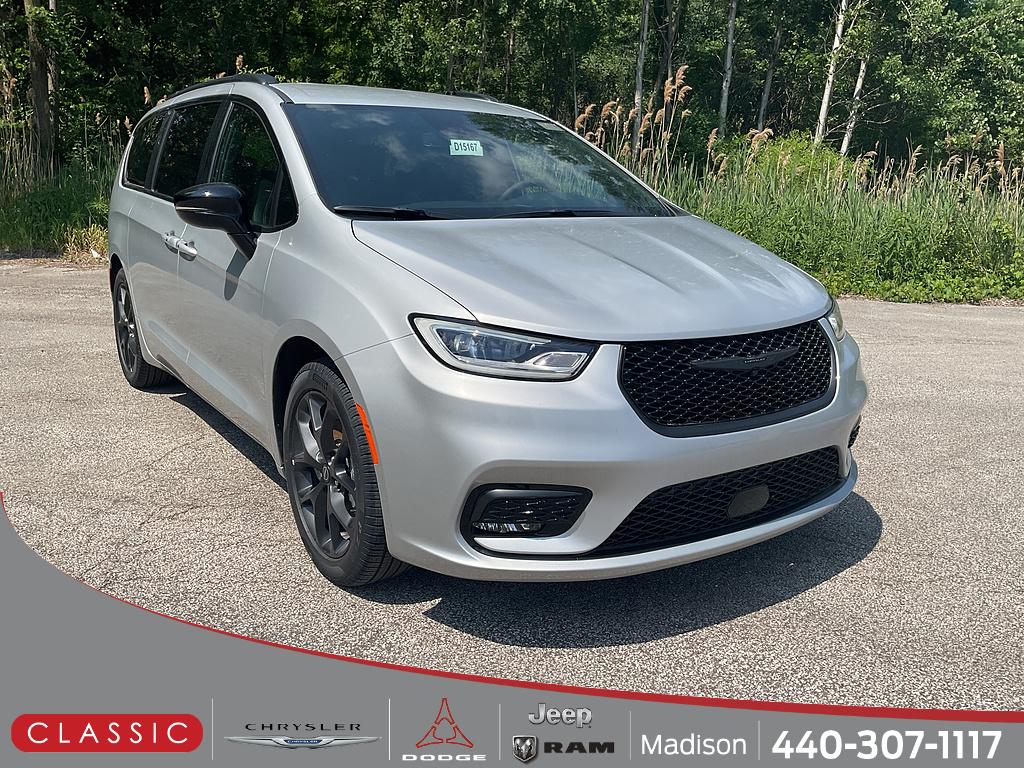 New 2026 Chrysler Pacifica L