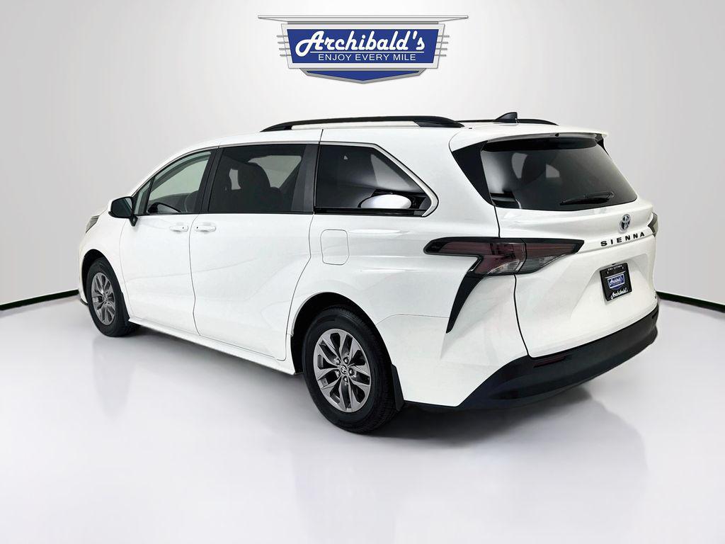 صورة 6 لـ 2024 Toyota SIENNA LE