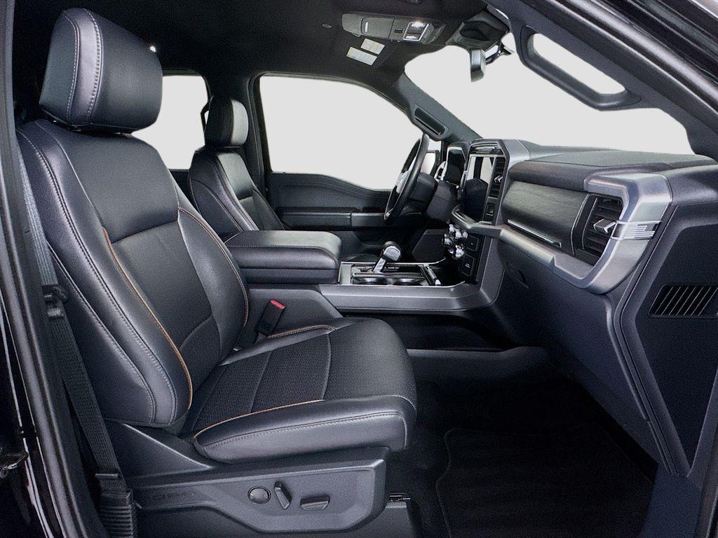 صورة مصغرة 28 لـ 2025 FORD F-150 LARIAT