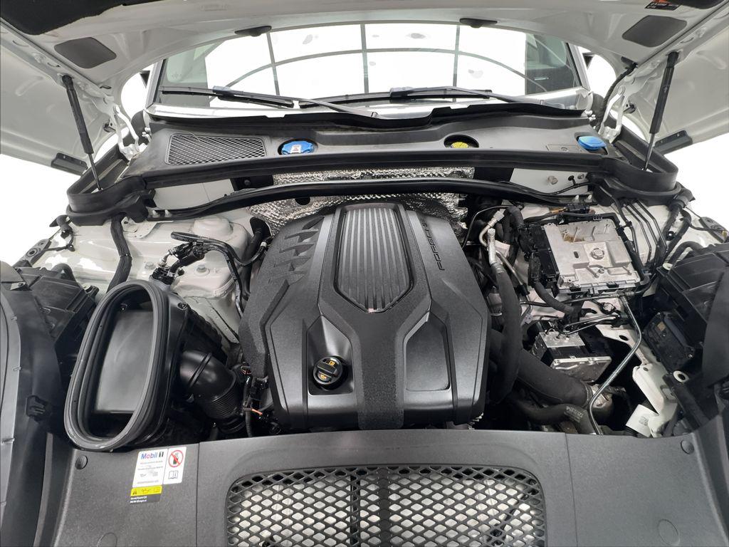 2023 Porsche MACAN T — миниатюра 17