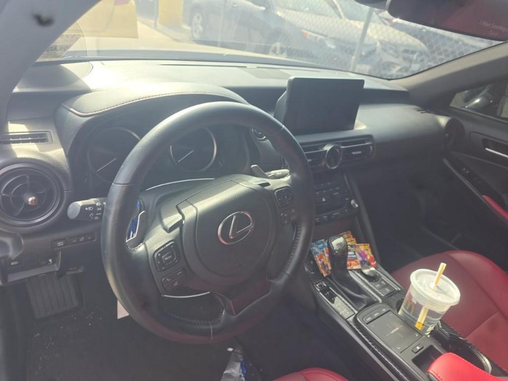 2025 Lexus IS 300 BASE — фото 6