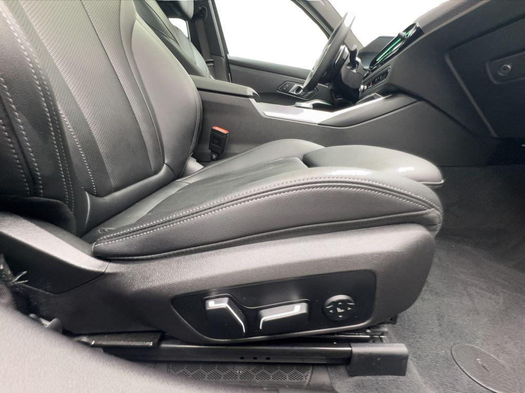 صورة مصغرة 32 لـ 2026 BMW 330 NA
