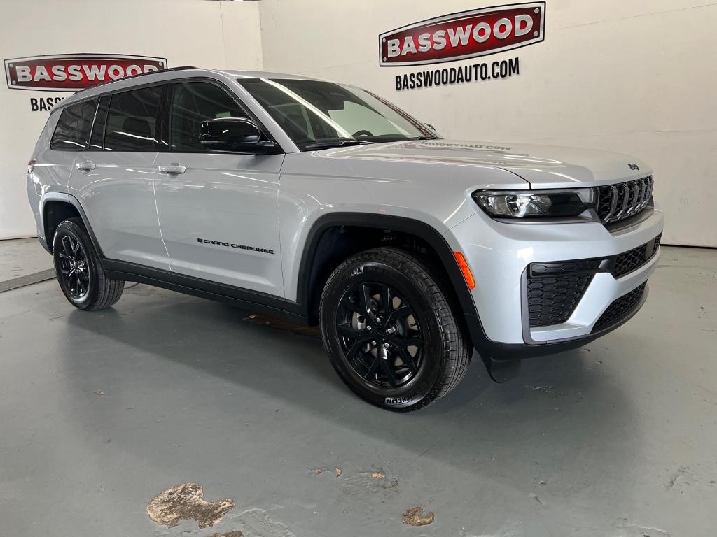 New 2026 Jeep Grand Cherokee Laredo