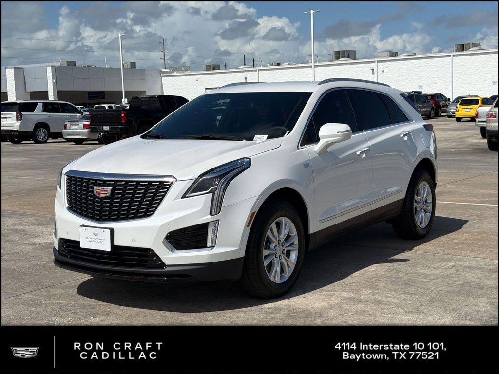 New 2026 Cadillac XT5 Luxury