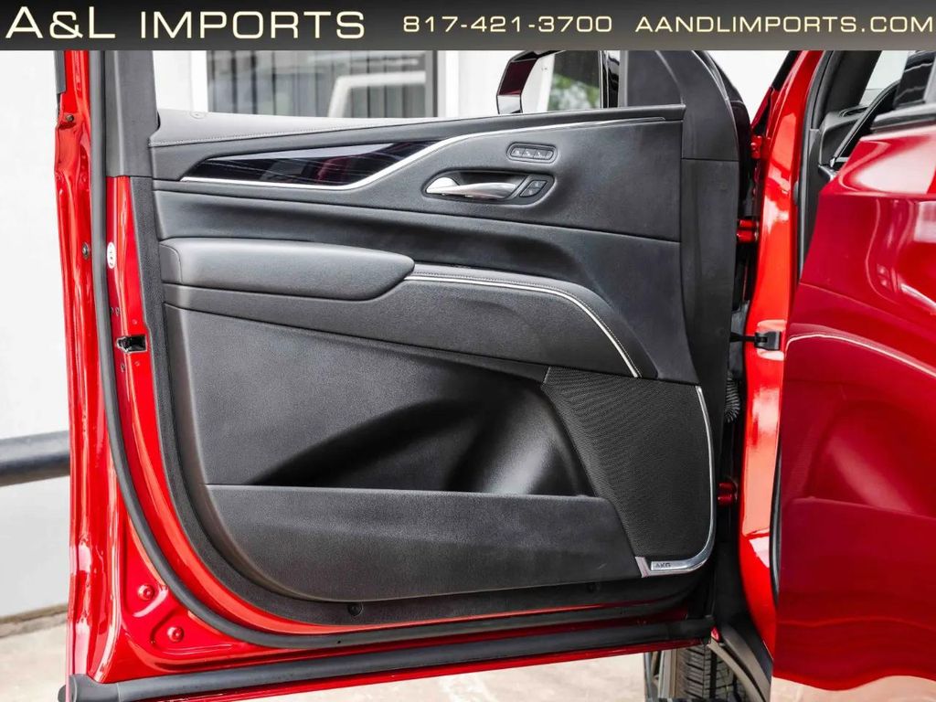 صورة مصغرة 41 لـ 2023 Cadillac ESCALADE SPORT