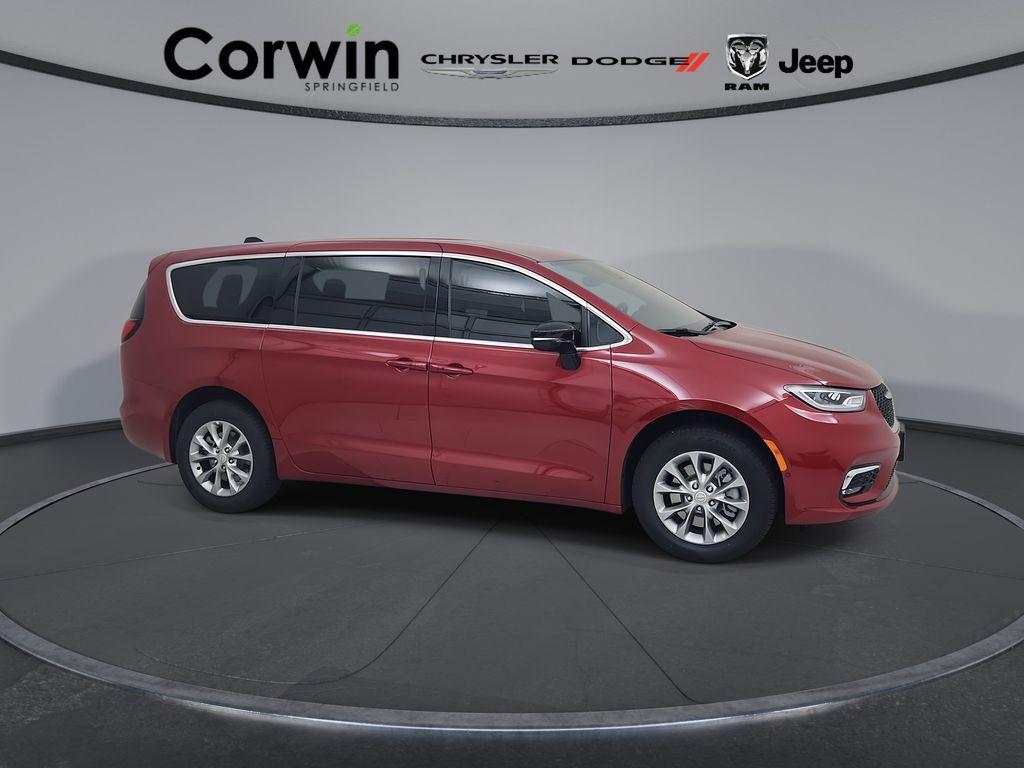 New 2026 Chrysler Pacifica Select