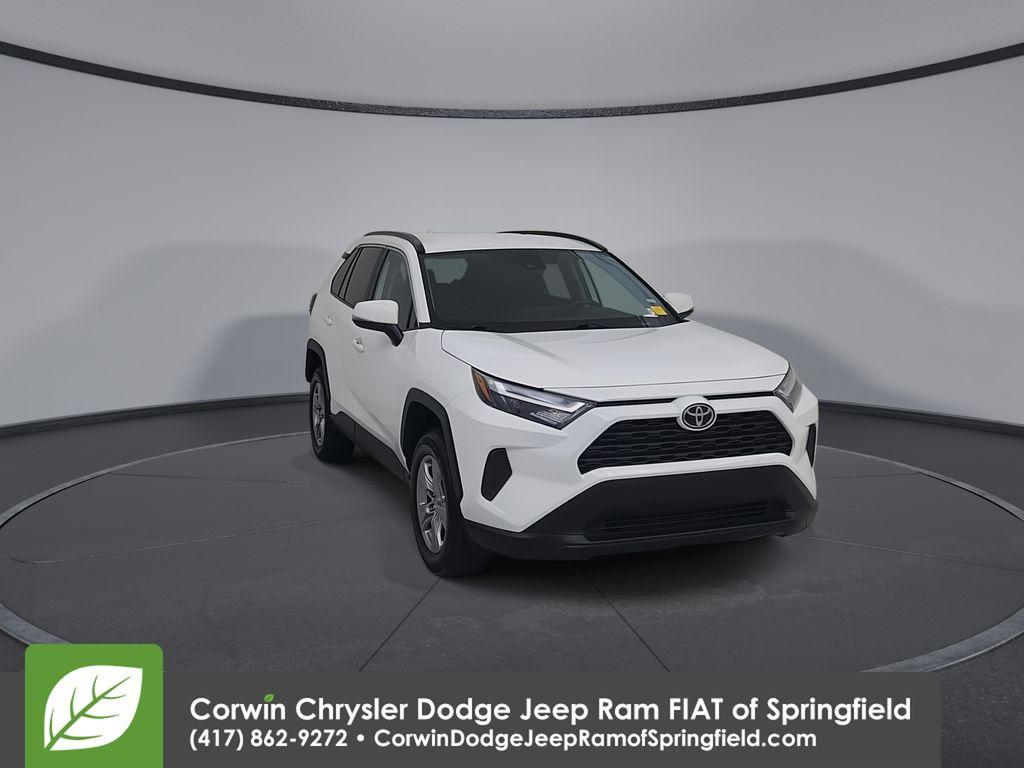 2025 Toyota RAV4 XLE 照片 4