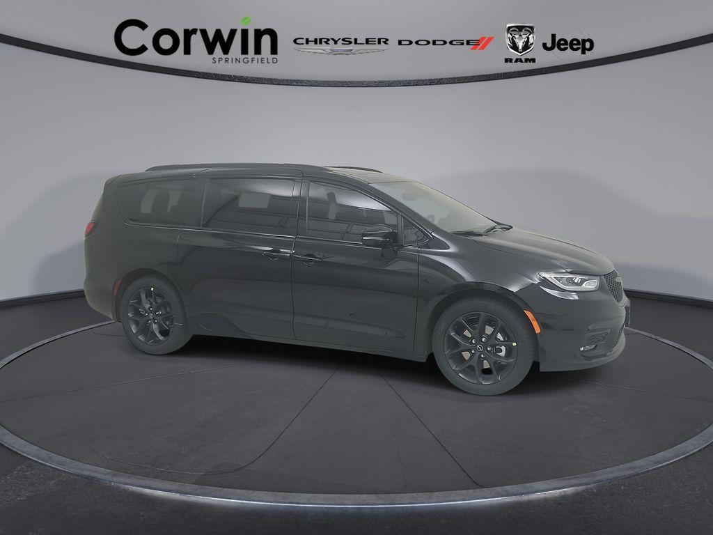 New 2026 Chrysler Pacifica Limited