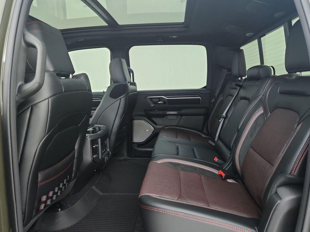 صورة مصغرة 30 لـ 2026 RAM 1500 REBEL
