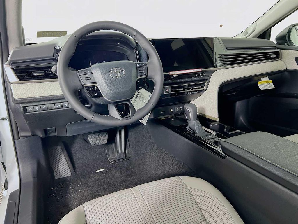 صورة 7 لـ 2026 Toyota CAMRY XLE