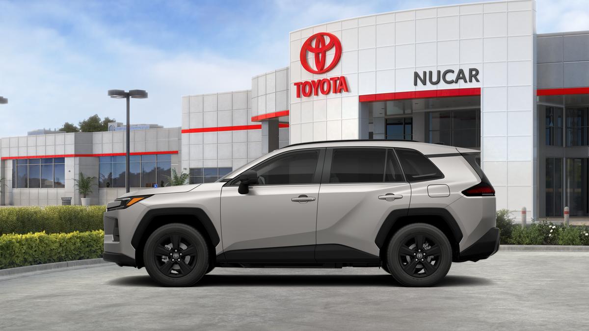 2026 Toyota RAV4 LE — фото 4
