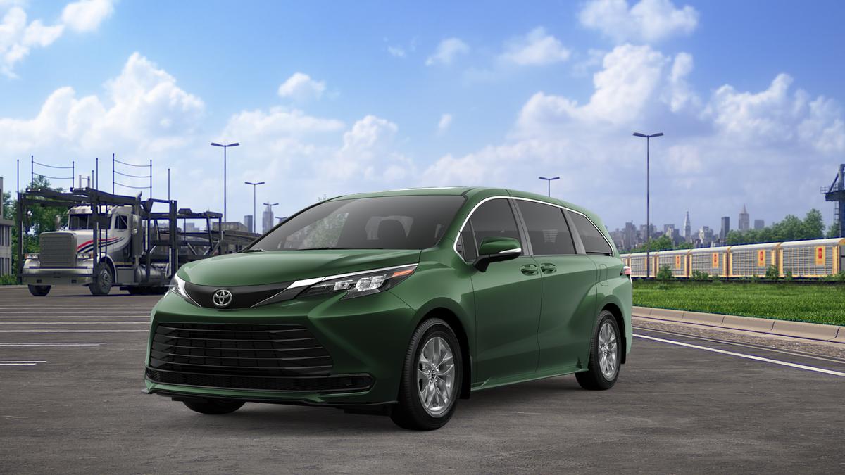 New 2026 Toyota Sienna LE