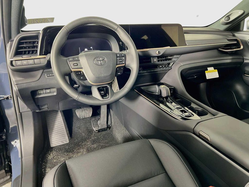 2026 Toyota CROWN SIGNIA LIMITED — миниатюра 7