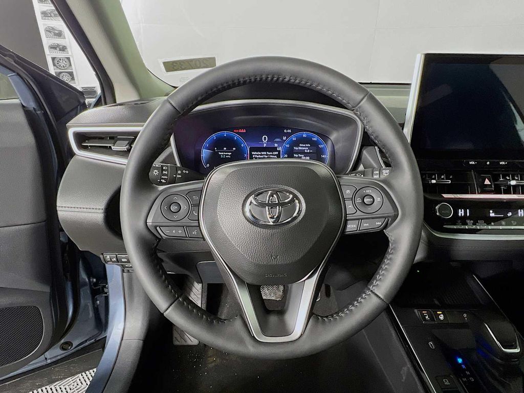 TOYOTA COROLLA CROSS - 7