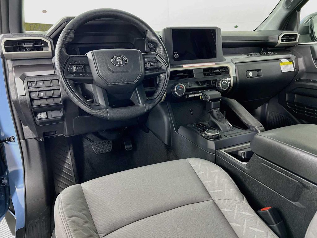 2026 Toyota TACOMA SR5 — фото 7
