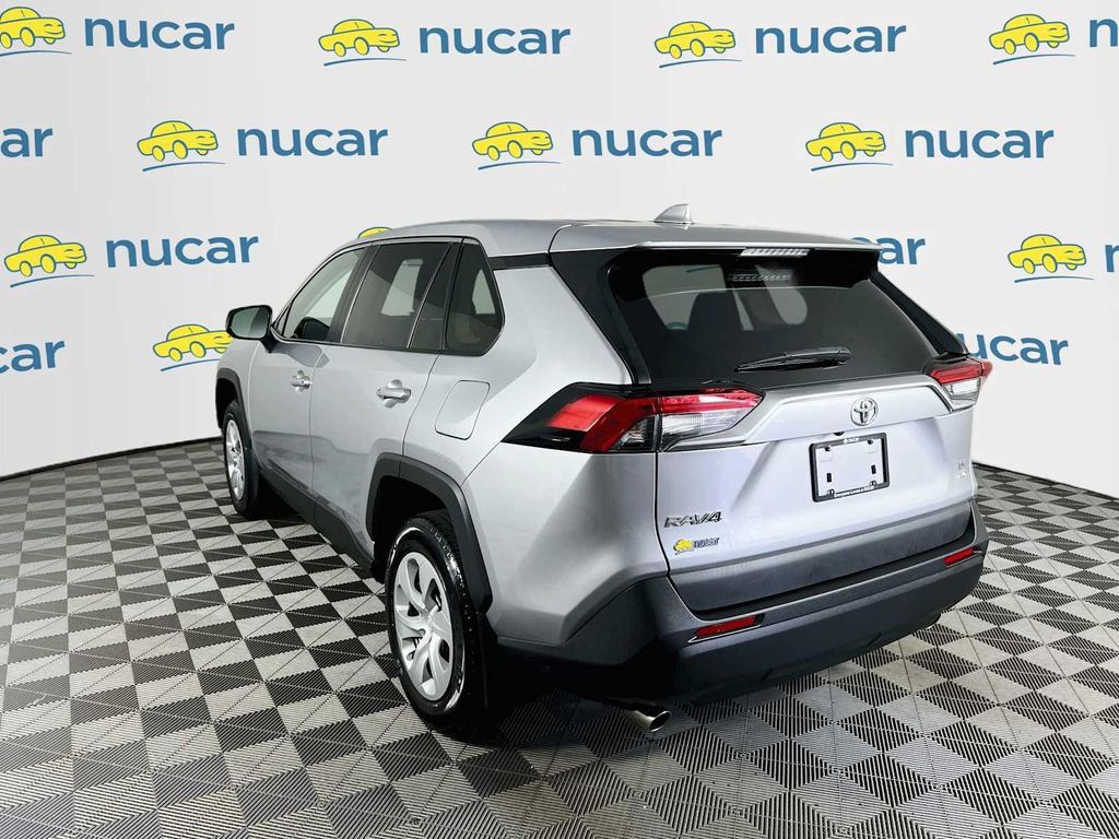 2023 Toyota RAV4 LE 照片 5