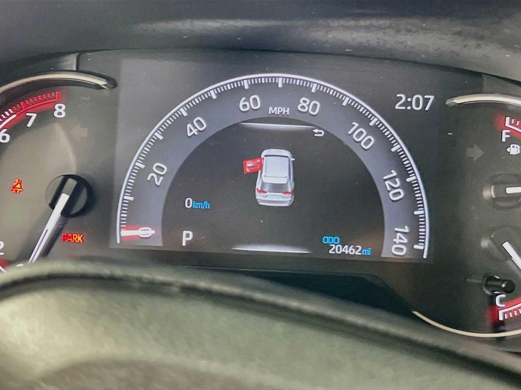 2023 Toyota RAV4 LE thumbnail 12