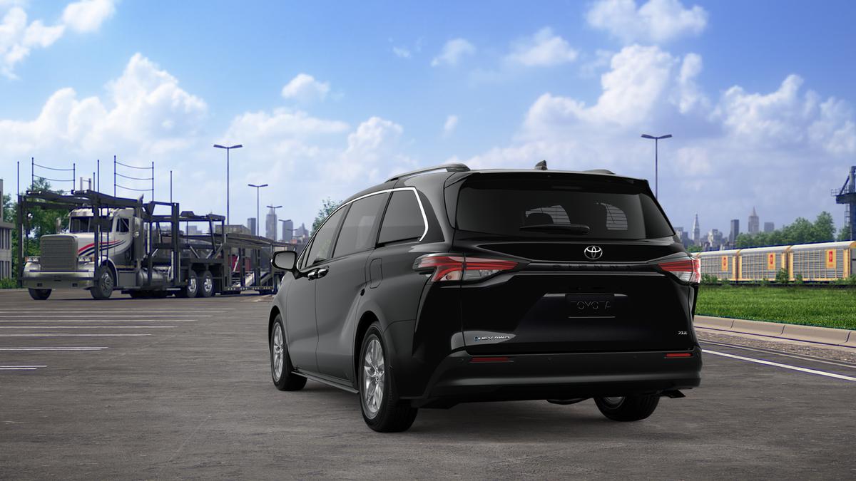 2026 TOYOTA SIENNA XLE photo 7