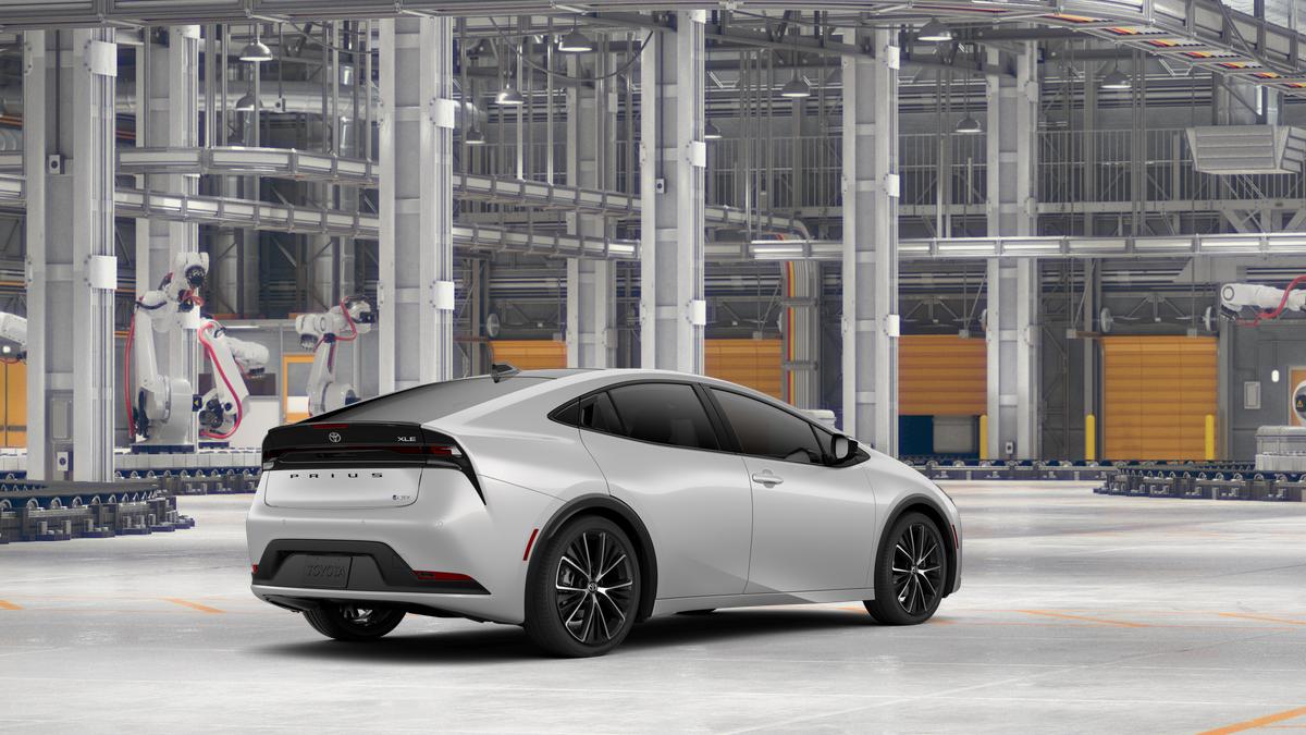 2026 Toyota PRIUS XLE photo 10