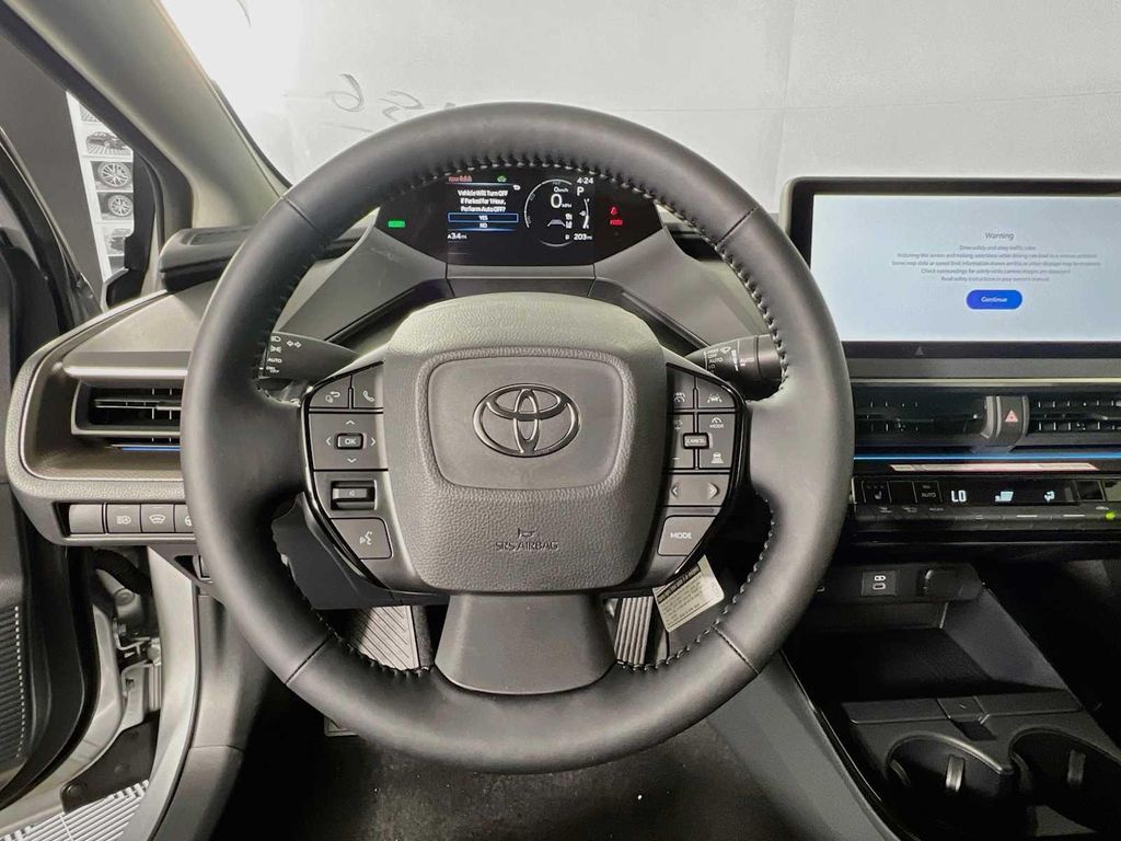صورة 8 لـ 2026 Toyota PRIUS XLE