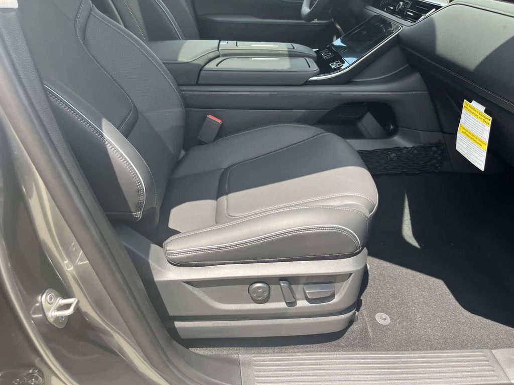 2027 Infiniti QX80 LUXE 缩略图 24