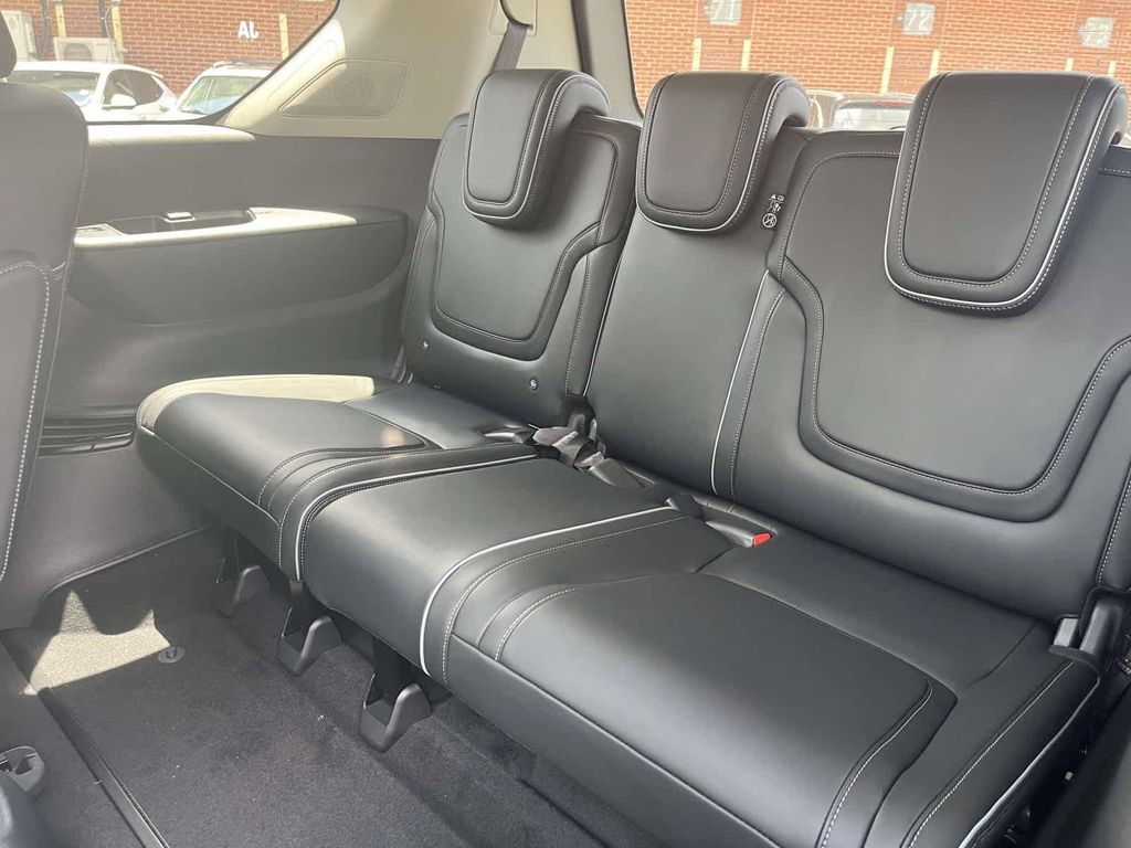 2027 Infiniti QX80 LUXE 缩略图 18