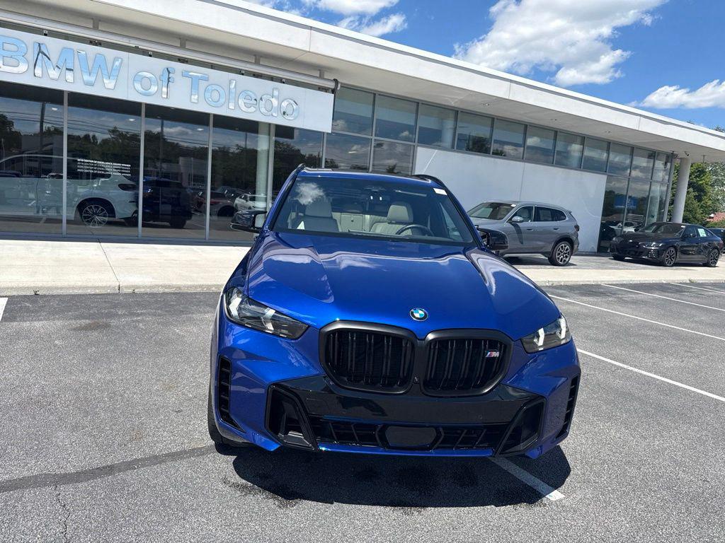 2025 BMW X5 M60I — фото 2