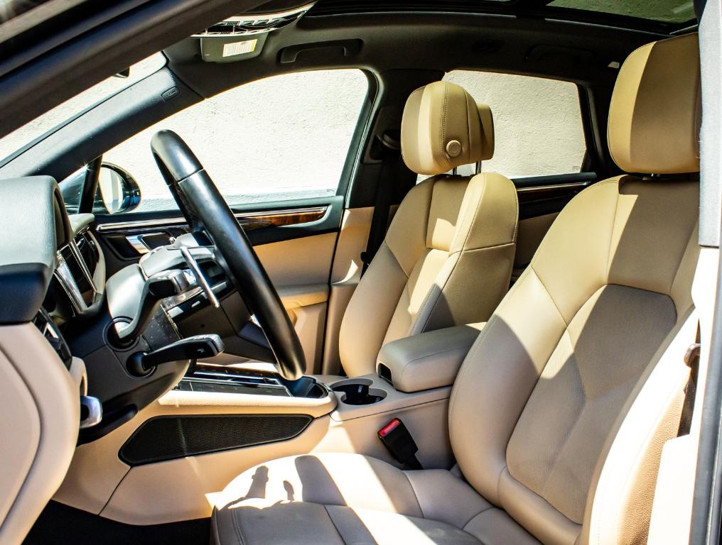 2023 Porsche MACAN BASE — миниатюра 12