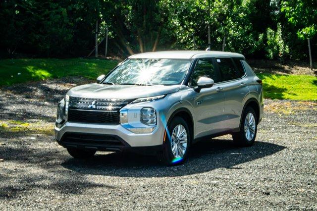 New 2025 Mitsubishi Outlander PHEV ES