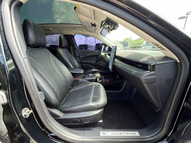 صورة 9 لـ 2023 FORD MUSTANG MACH-E PREMIUM