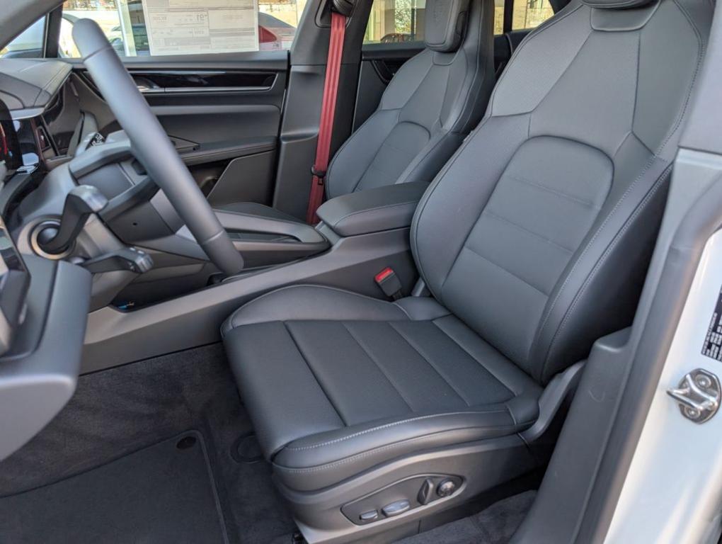 صورة 5 لـ 2025 Porsche MACAN 4S