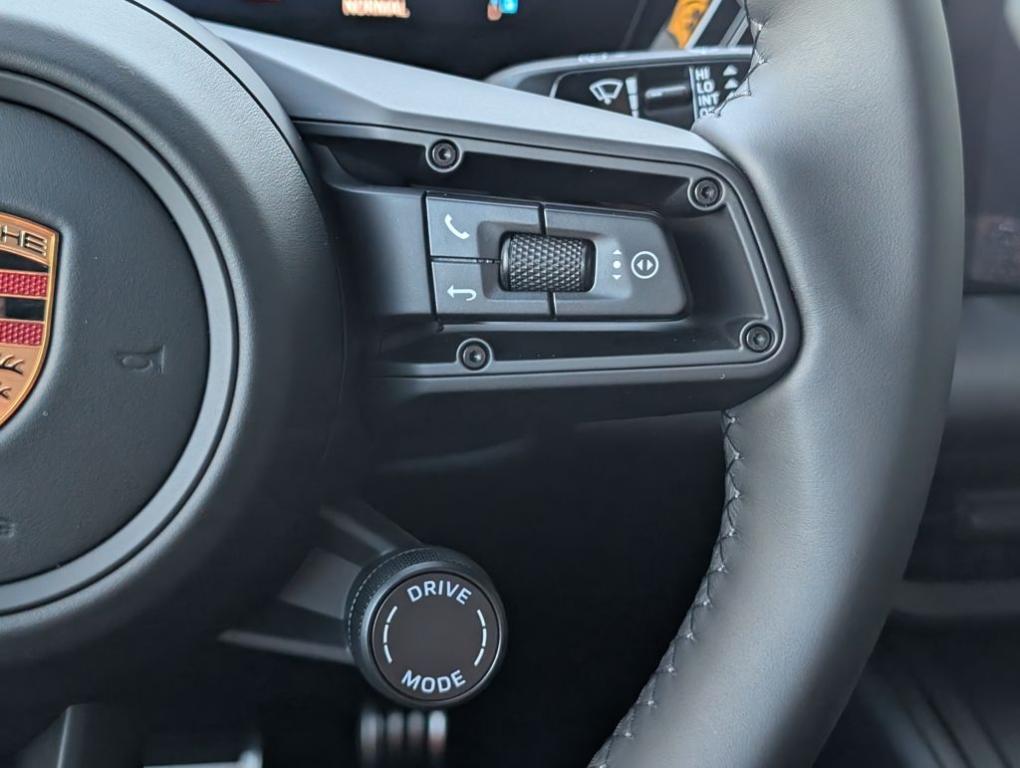 صورة 22 لـ 2025 Porsche MACAN 4S