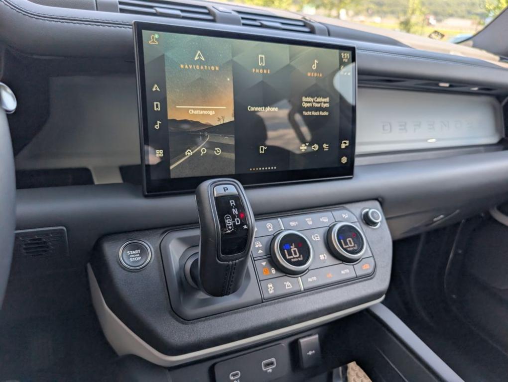 صورة 31 لـ 2024 LAND Rover DEFENDER P500 SE