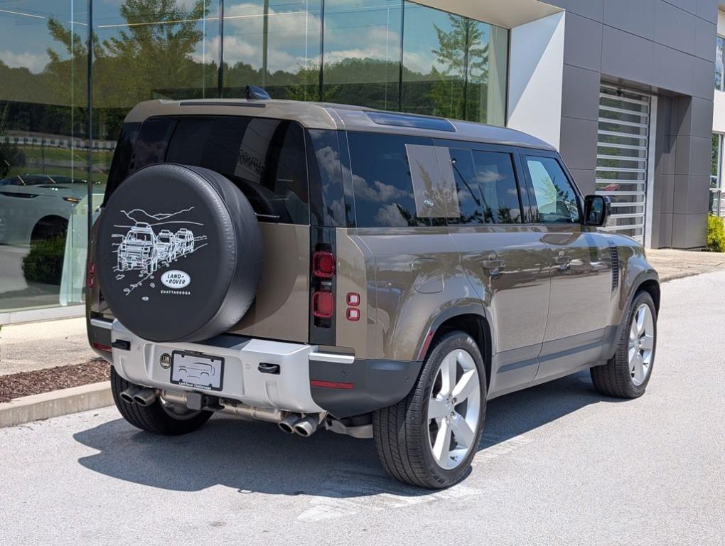 صورة 7 لـ 2024 LAND Rover DEFENDER P500 SE