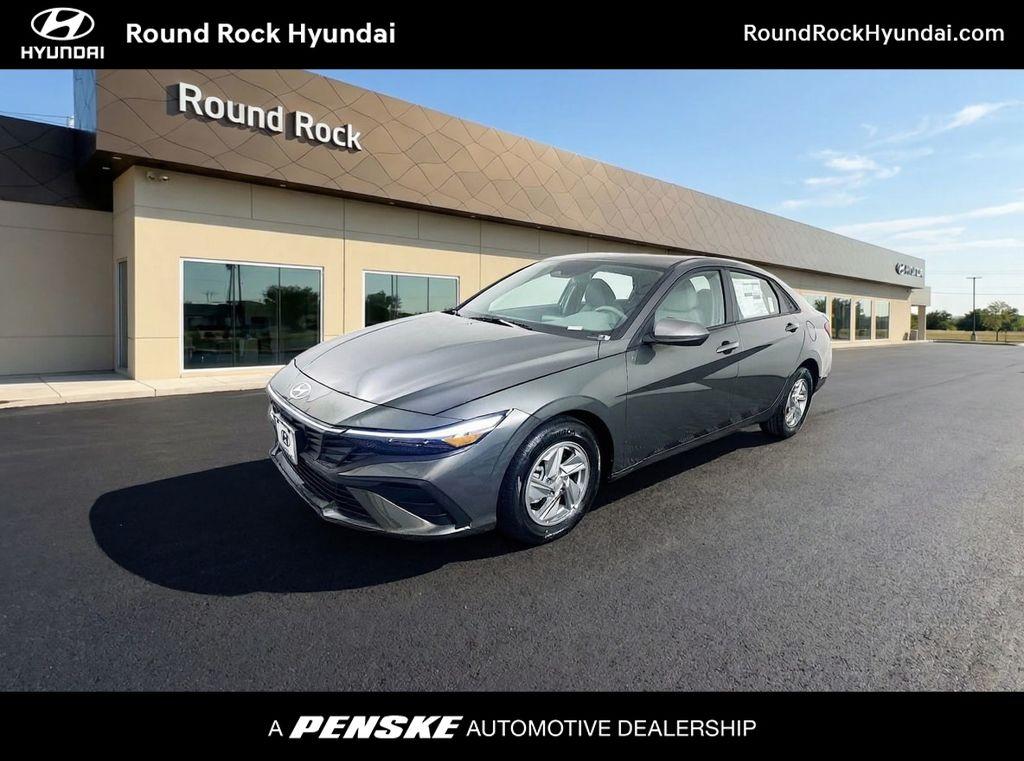 New 2026 Hyundai ELANTRA SE