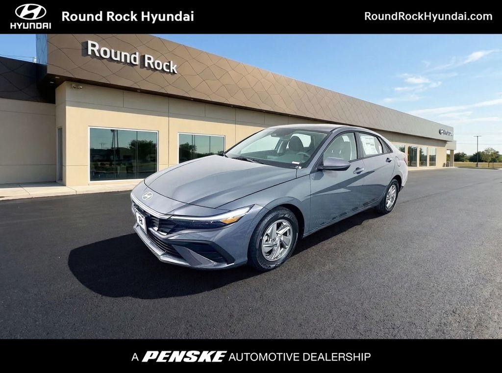 New 2026 Hyundai ELANTRA SE