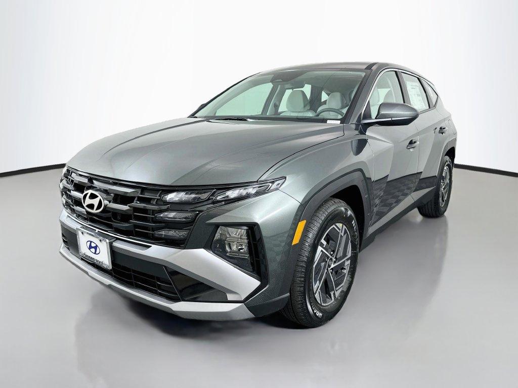 New 2026 Hyundai TUCSON Hybrid SE